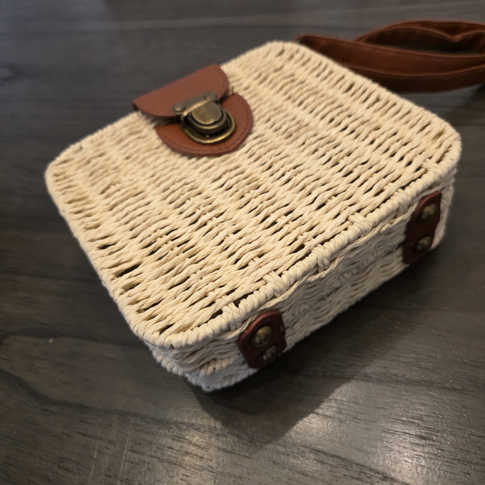 Mini Stylish Cream and Brown Woven Crossbody Bag - Picture 11 of 12